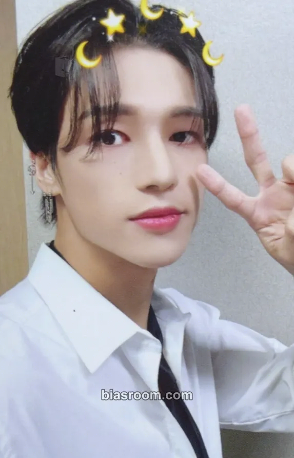 Wooyoung THE WORLD EP.1 : MOVEMENT Photocard - ATEEZ - ATEEZ K-pop photocard