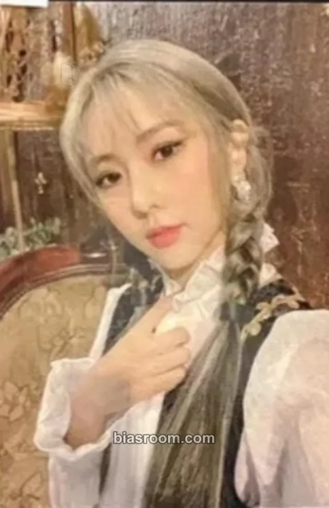 Yoohyeon Dreamcatcher Eclipse K-pop photocard