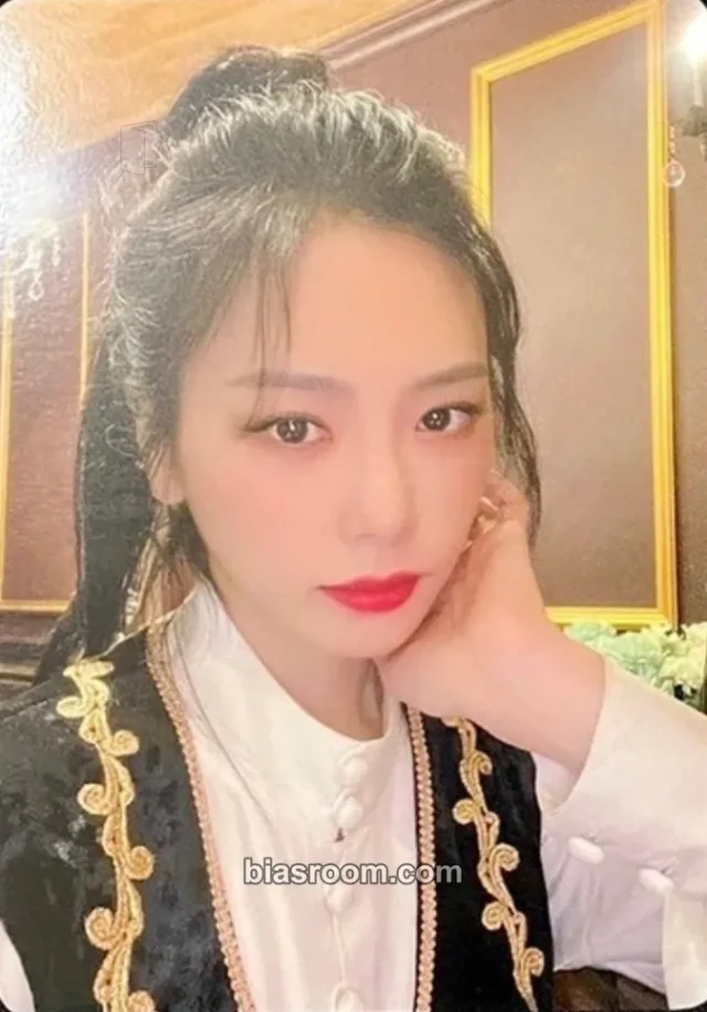 JiU Dreamcatcher Eclipse K-pop photocard
