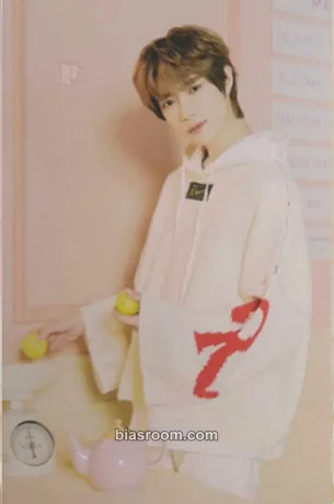 Beomgyu Birthday Merch Photocard - TOMORROW X TOGETHER - TOMORROW X TOGETHER K-pop photocard