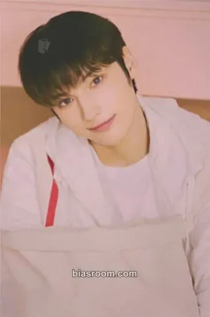 Huening Kai Birthday Merch Photocard - TOMORROW X TOGETHER - TOMORROW X TOGETHER K-pop photocard