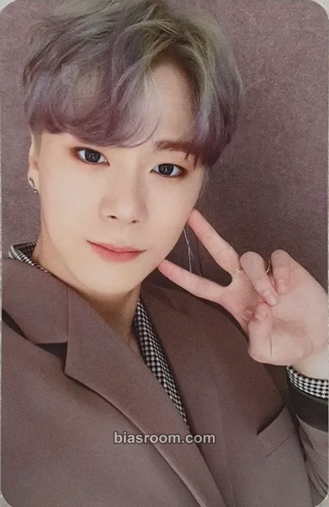 ASTRO - Moonbin - Blue Flame Album album photocard book version