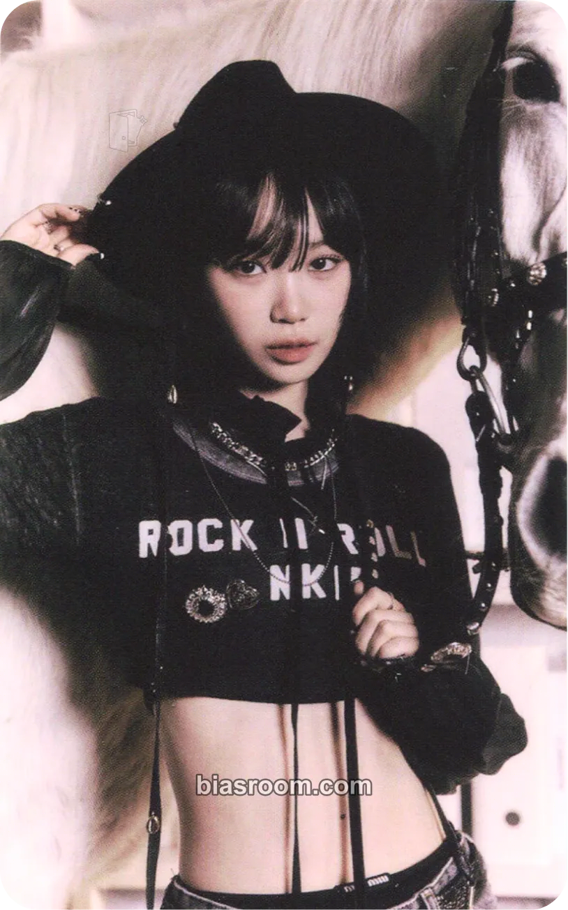 Kim Chaewon UNFORGIVEN Photocard - LE SSERAFIM - LE SSERAFIM K-pop photocard