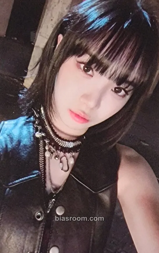 Kim Chaewon UNFORGIVEN Photocard - LE SSERAFIM - LE SSERAFIM K-pop photocard