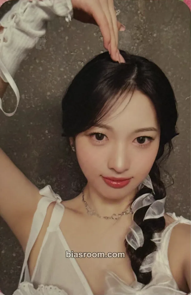RESCENE - May - Re:Scene Album album photocard version 1