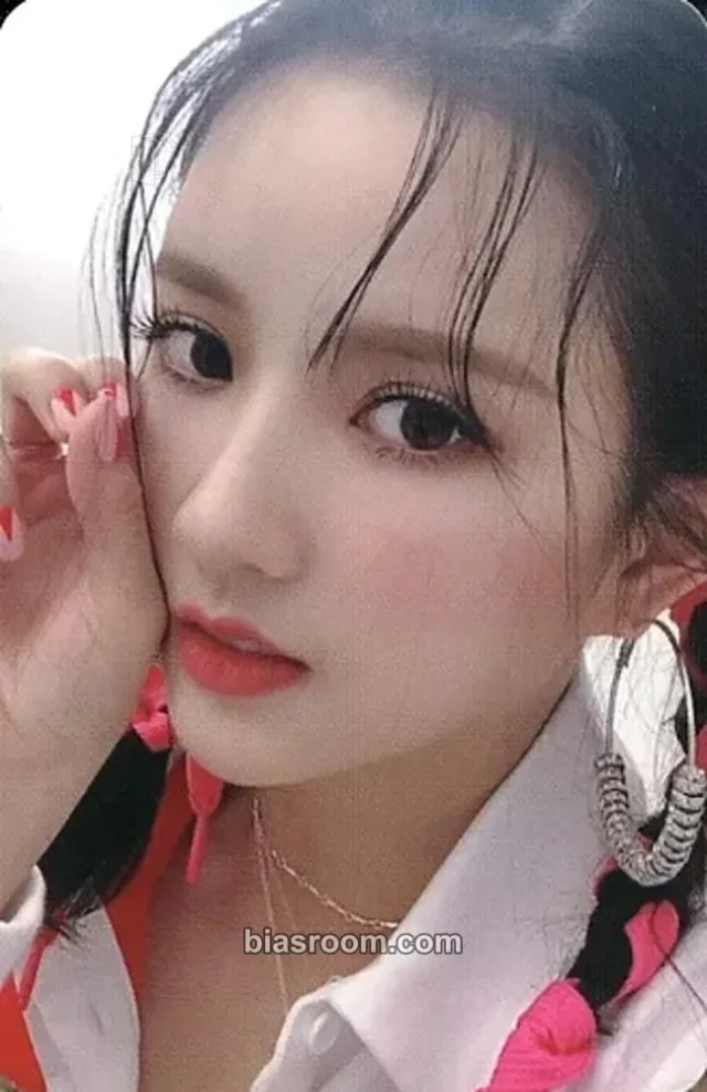 gugudan - Sally - Act 5: New Action Album album photocard
