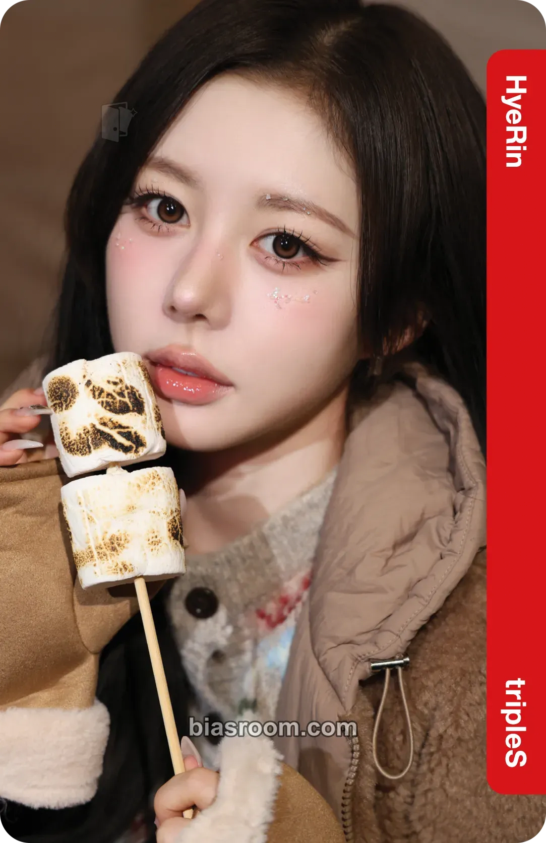 Hyerin tripleS x Lotte Home Shopping Photocard - tripleS - tripleS K-pop photocard
