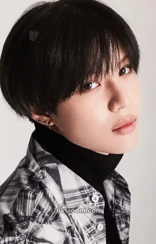 Taemin SHINee World V Photocard - SHINee - SHINee K-pop photocard