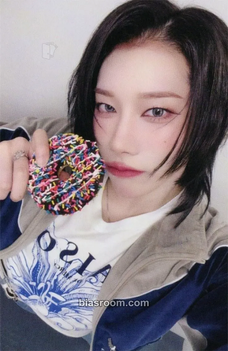 Rui UXLXVE Photocard - XLOV - XLOV K-pop photocard