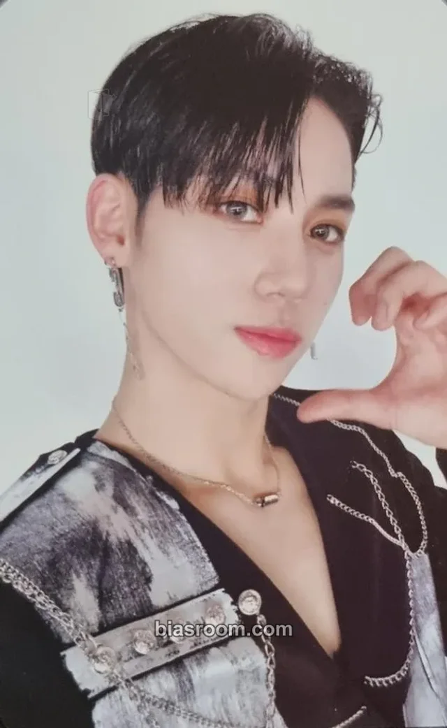 DRIPPIN - Yunseong  - Villain : The End Album album photocard limited version