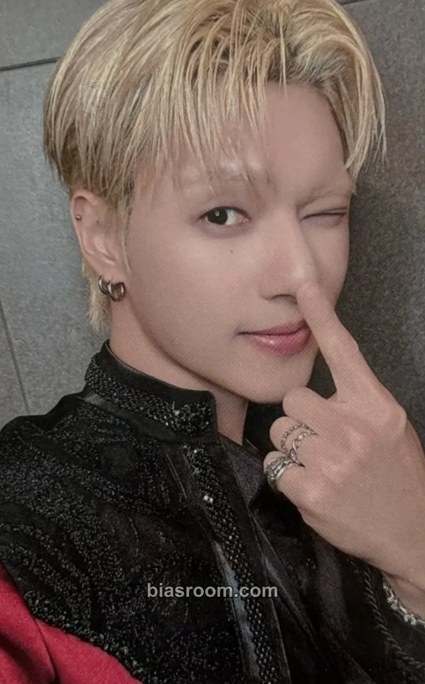 Wooyoung In Your Fantasy World Tour 2025 - 2026 Photocard - ATEEZ - ATEEZ K-pop photocard