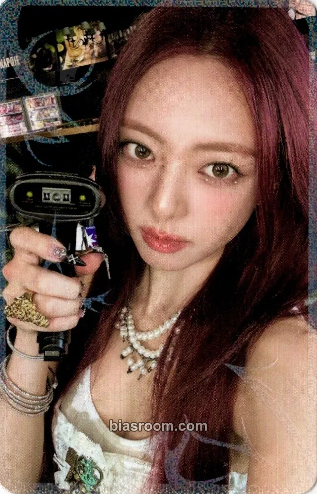 Yuna TUNNEL VISION Photocard - ITZY - ITZY K-pop photocard