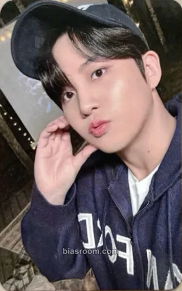 Jongho 2024 SUMMER PHOTOBOOK Photocard - ATEEZ - ATEEZ K-pop photocard