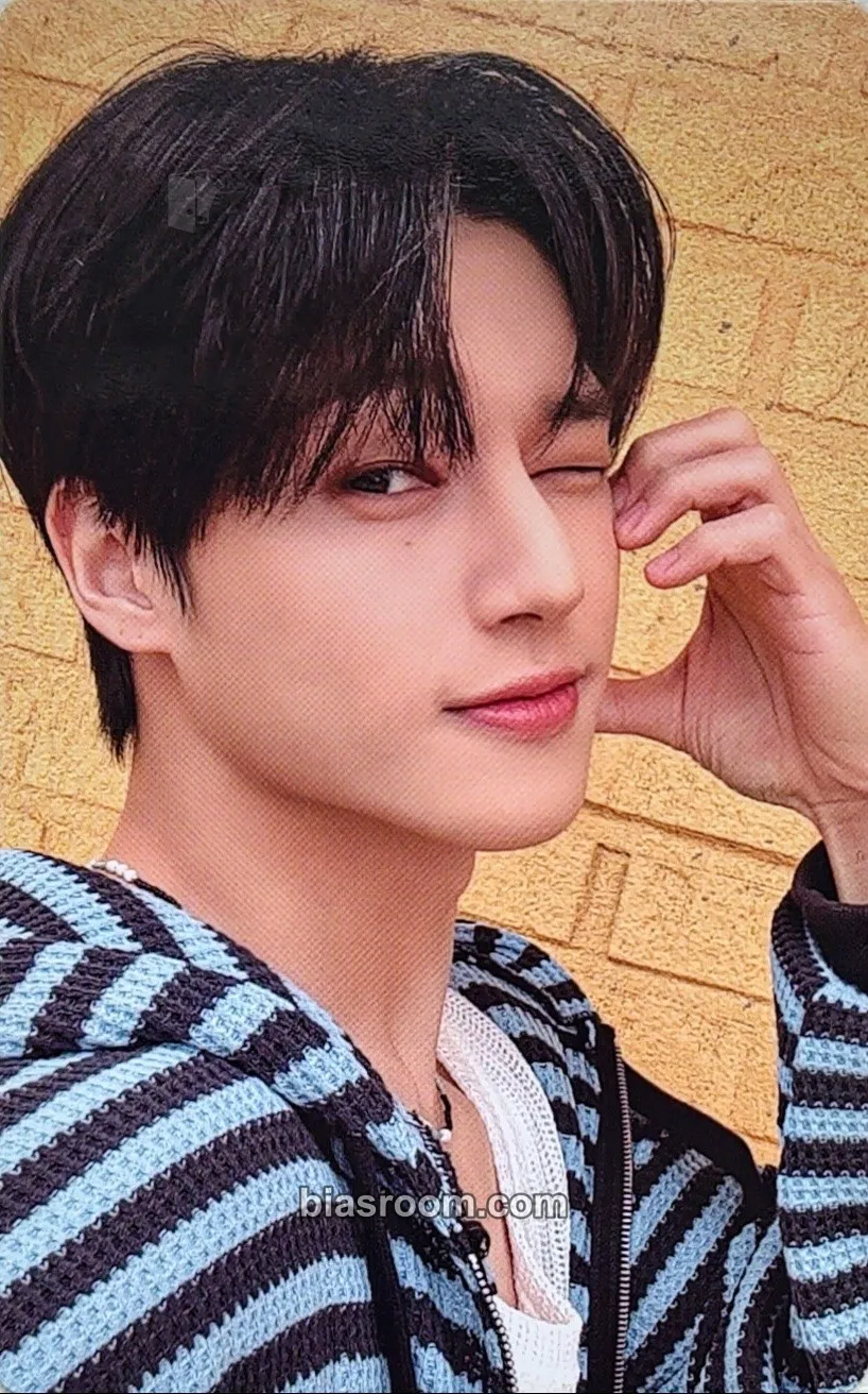 Wooyoung 2024 SUMMER PHOTOBOOK Photocard - ATEEZ - ATEEZ K-pop photocard