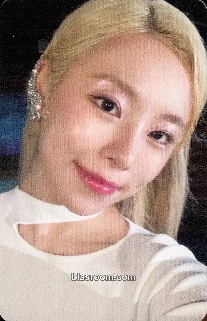 Wheein In the Mood Photocard - MAMAMOO - MAMAMOO K-pop photocard