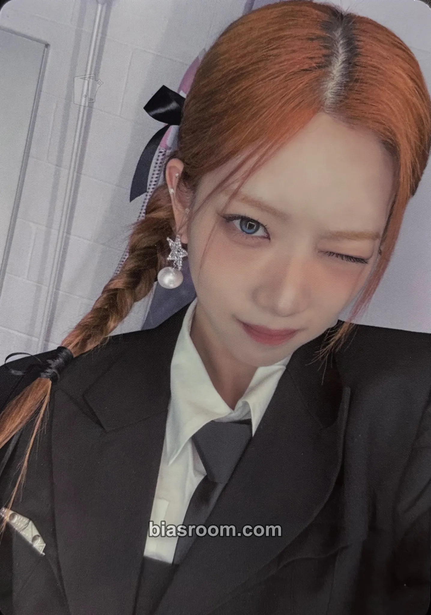Kim Lip OURII 1st Membership Photocard - ARTMS - ARTMS K-pop photocard