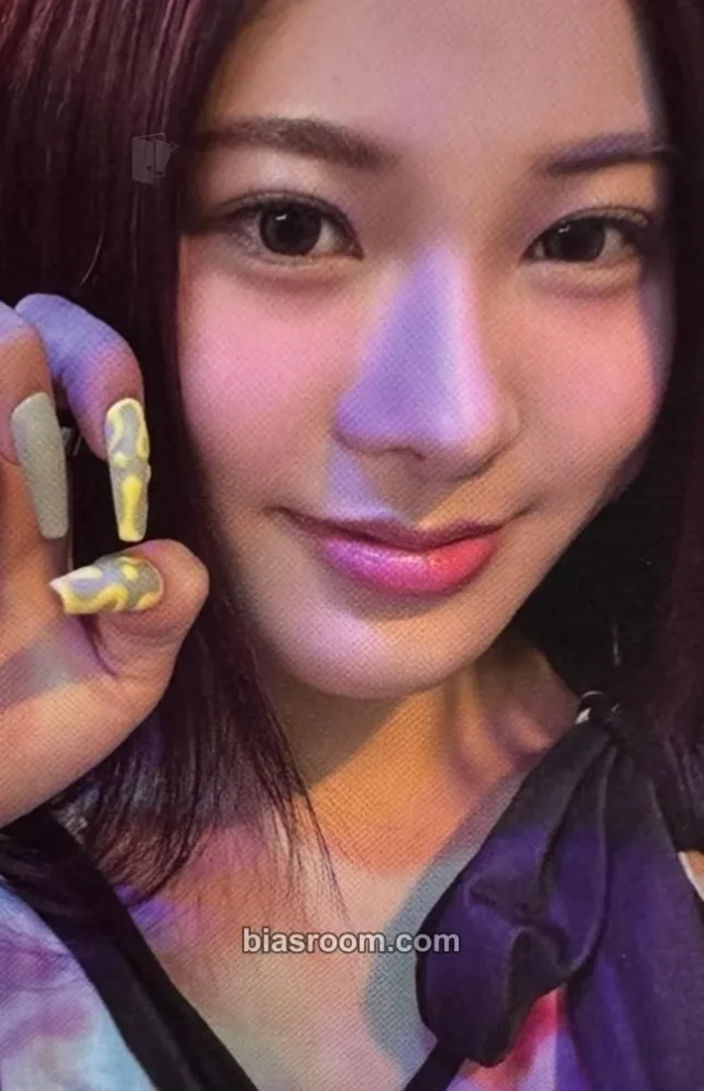 Young Posse - Jiana - Macaroni Cheese Album box version C version album photocard
