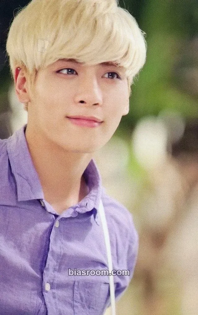 SHINee - Jonghyun - Boys Meet U (single) Album album photocard japanese album