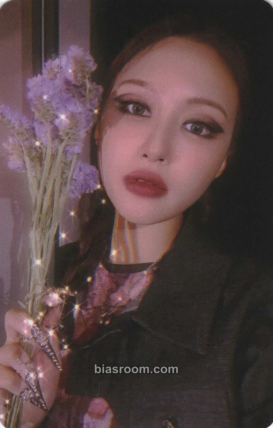 Siyeon Summer Holiday Photocard - Dreamcatcher - Dreamcatcher K-pop photocard
