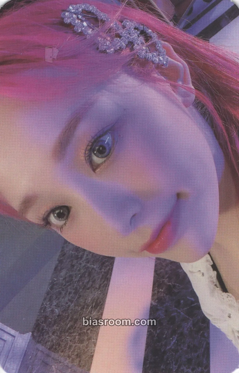 Gahyun Summer Holiday Photocard - Dreamcatcher - Dreamcatcher K-pop photocard