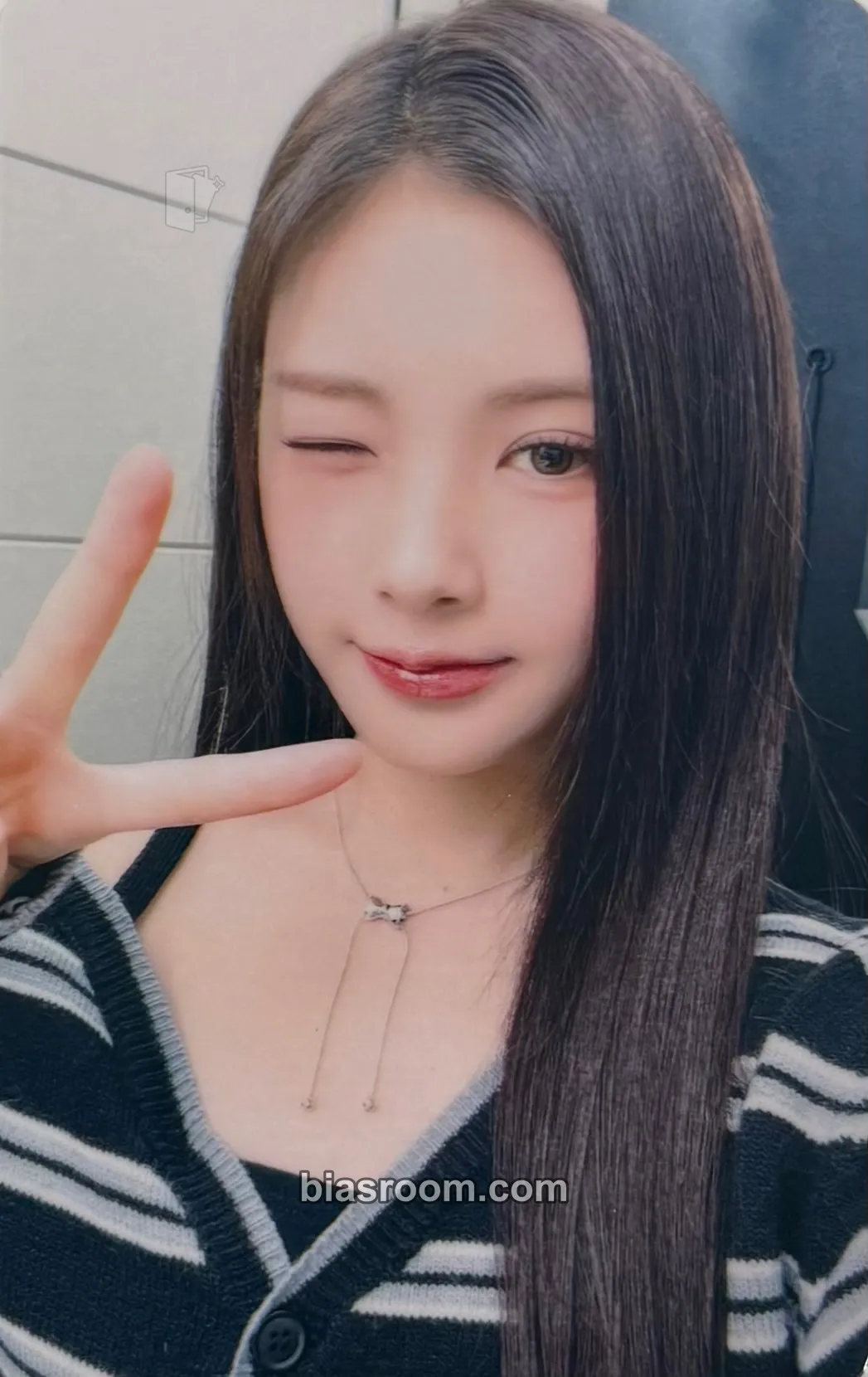 Yihyun SNAPISM x Baby DONT Cry Photocard - Baby DONT Cry - Baby DONT Cry K-pop photocard