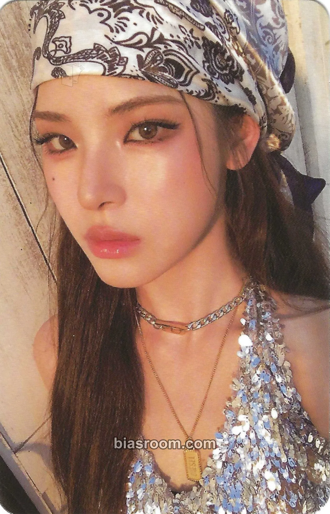 Mai Not Just Pretty Photocard - izna - izna K-pop photocard