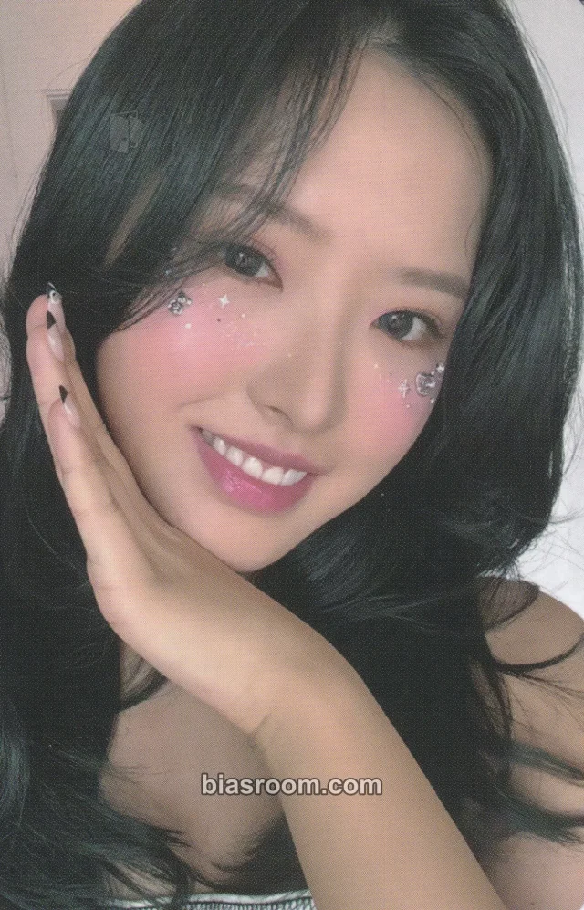 Loossemble - HyeJu - [One of a Kind] Album album photocard day version album inclusion photobook version photobook inclusion