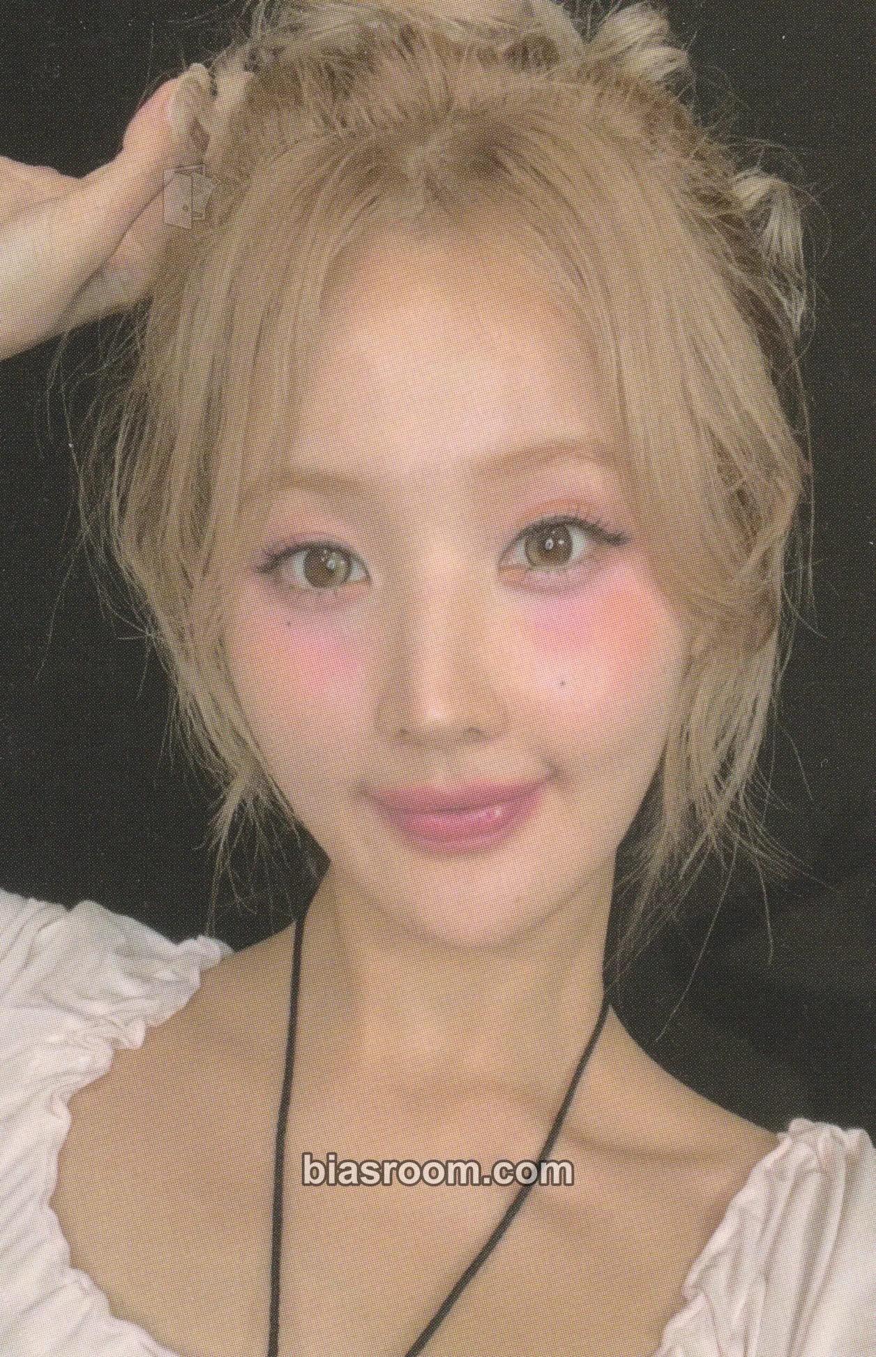 Belle Midas Touch Photocard - KISS OF LIFE - KISS OF LIFE K-pop photocard