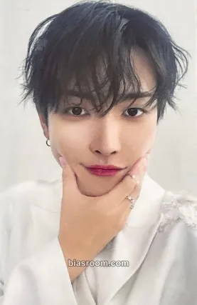 Hongjoong Ashes to Light Photocard - ATEEZ - ATEEZ K-pop photocard