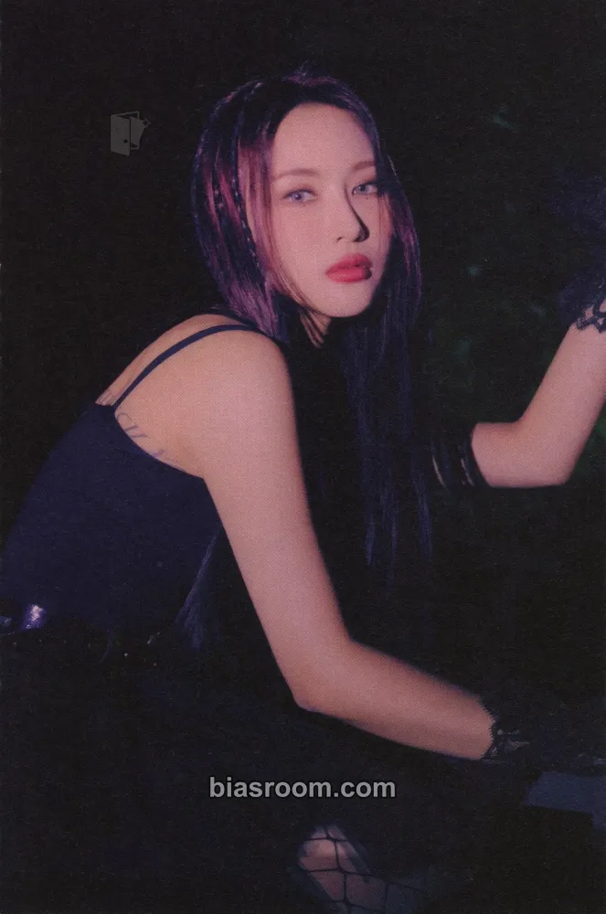 Siyeon Mysterious Mansion Photocard - Dreamcatcher - Dreamcatcher K-pop photocard