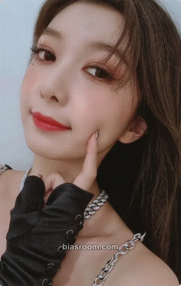 Dami Mysterious Mansion Photocard - Dreamcatcher - Dreamcatcher K-pop photocard