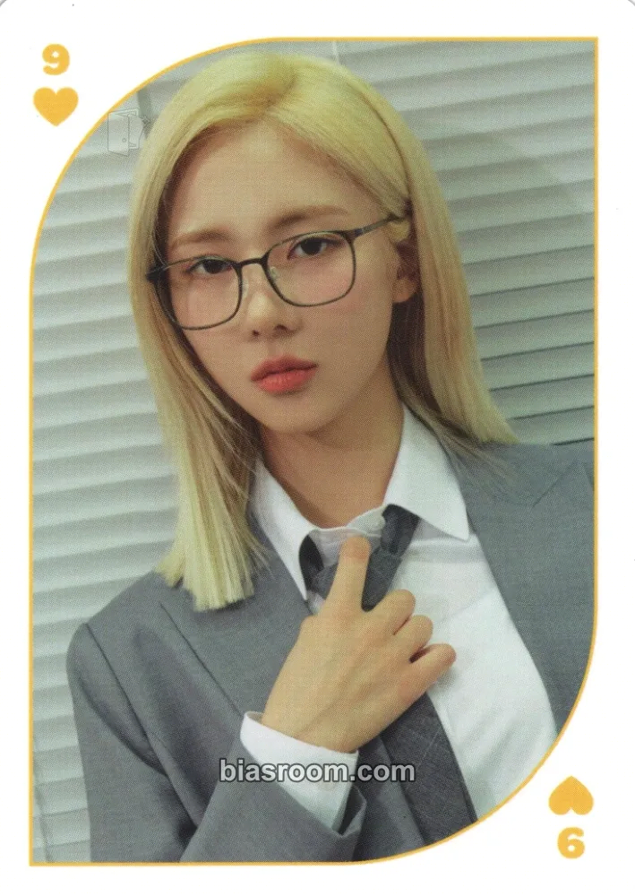 Yoohyeon Dreamcatcher Mind & Mysterious Mansion Photocard - Dreamcatcher - Dreamcatcher K-pop photocard