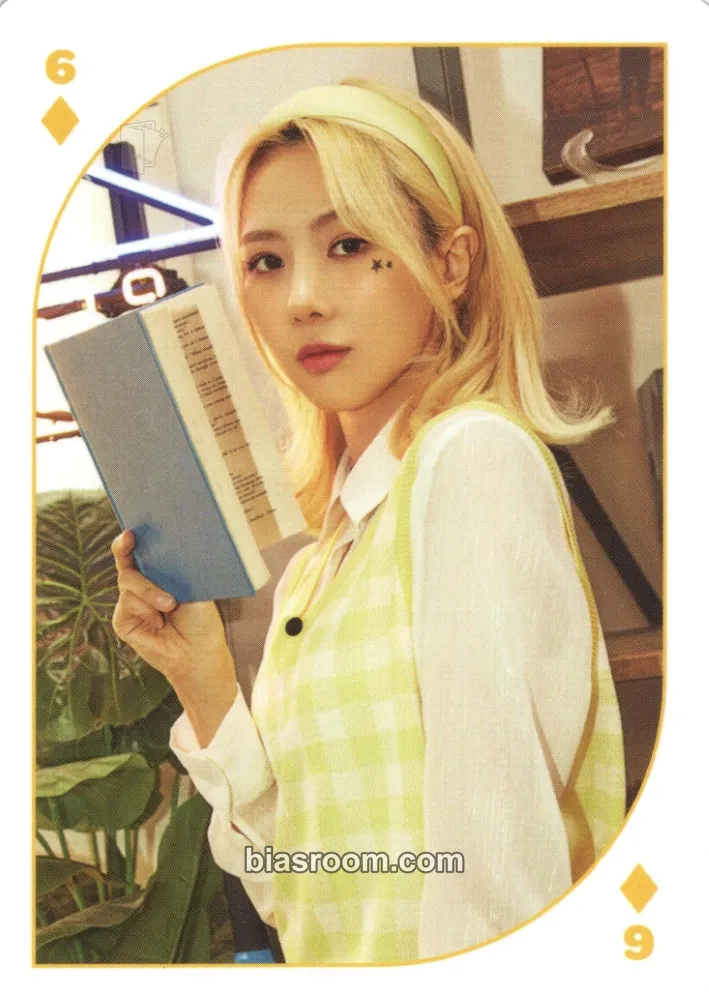 Yoohyeon Dreamcatcher Mind & Mysterious Mansion Photocard - Dreamcatcher - Dreamcatcher K-pop photocard