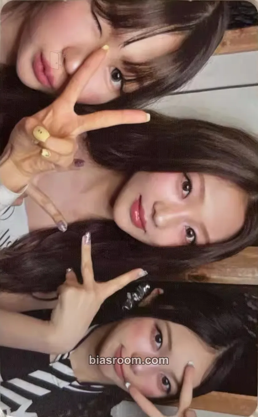 FOCUS Photocard - Hearts2Hearts - Hearts2Hearts K-pop photocard