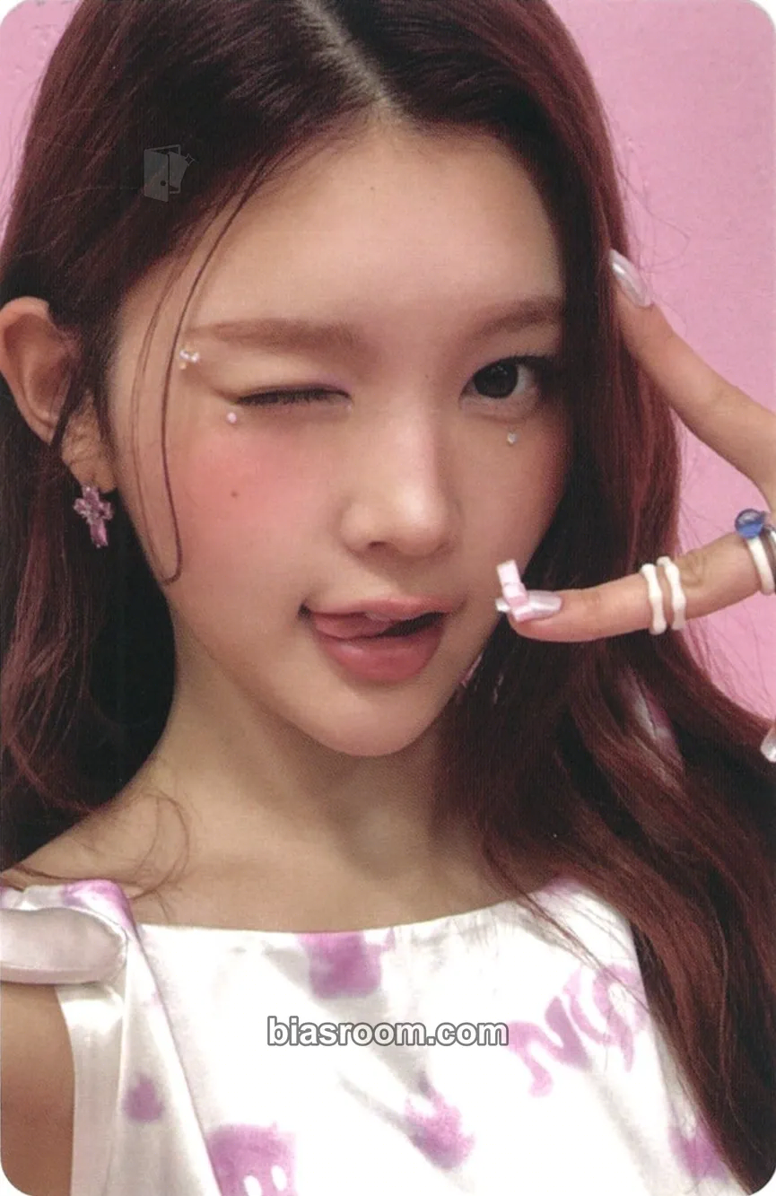 A-na FOCUS Photocard - Hearts2Hearts - Hearts2Hearts K-pop photocard