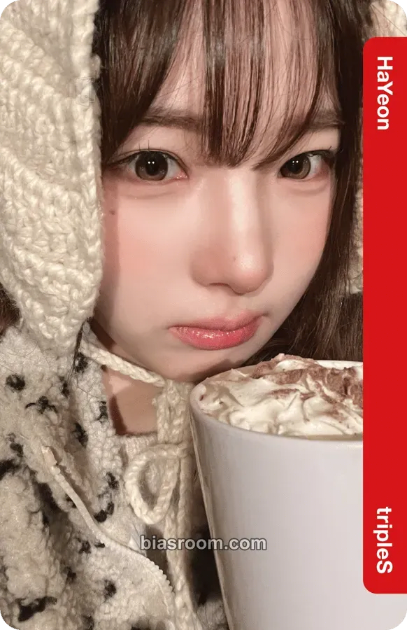 Hayeon tripleS x Lotte Home Shopping Photocard - tripleS - tripleS K-pop photocard