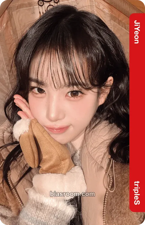 Jiyeon tripleS x Lotte Home Shopping Photocard - tripleS - tripleS K-pop photocard