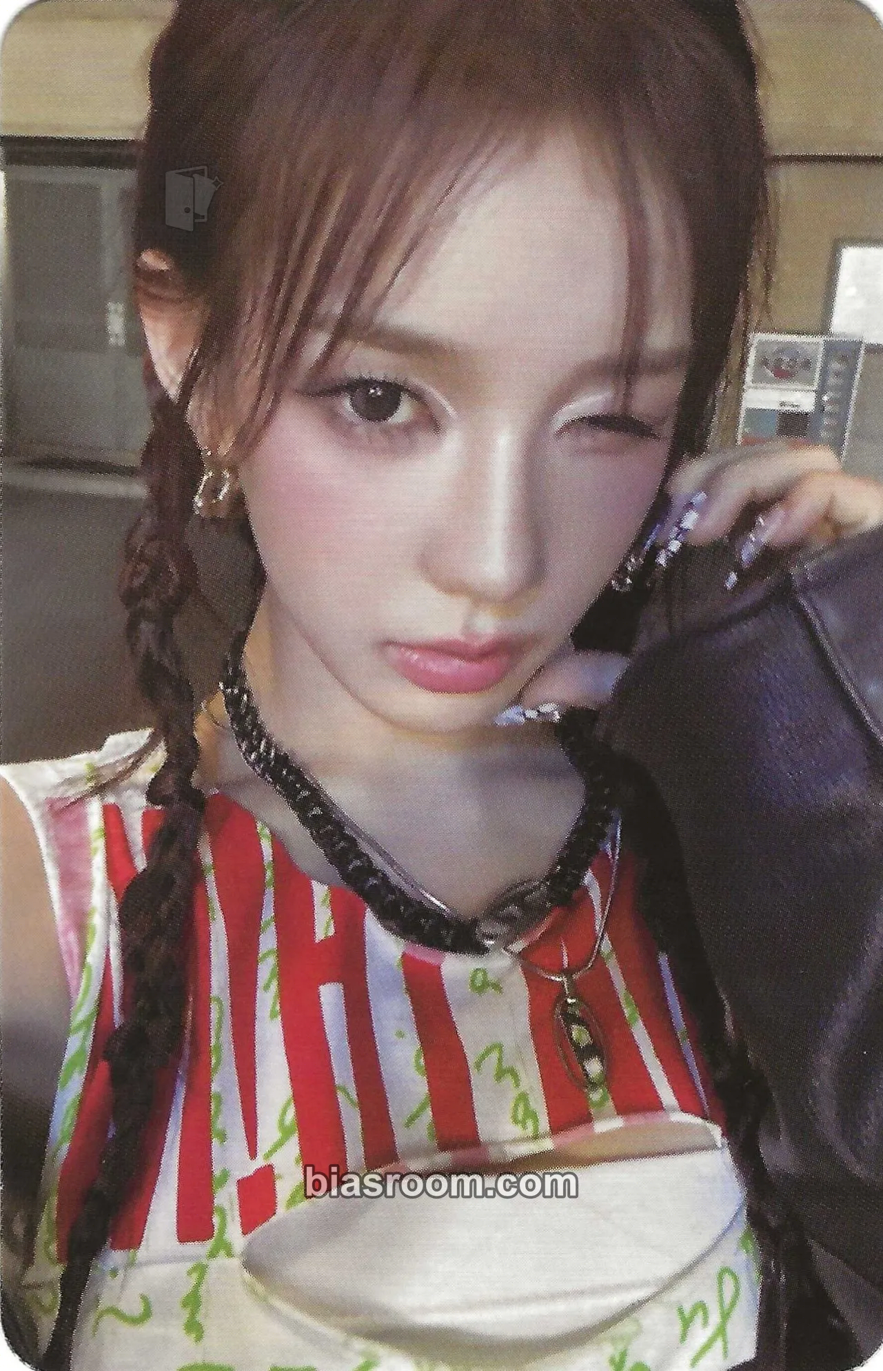 Ryu Sarang Not Just Pretty Photocard - izna - izna K-pop photocard