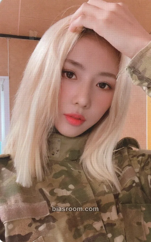 Yoohyeon Dreamcatcher Mind & Mysterious Mansion Photocard - Dreamcatcher - Dreamcatcher K-pop photocard