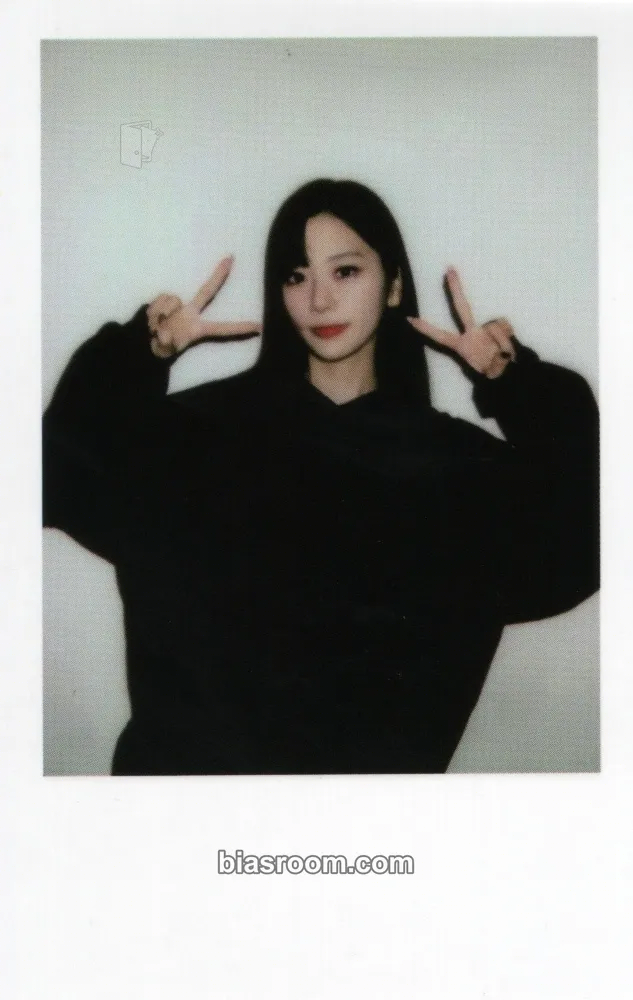 JiU Halloween Midnight Circus Photocard - Dreamcatcher - Dreamcatcher K-pop photocard