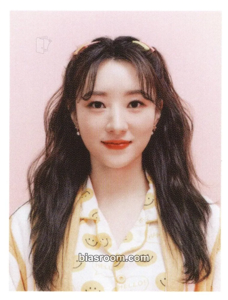 SuA 2022 Season's Greetings Photocard - Dreamcatcher - Dreamcatcher K-pop photocard