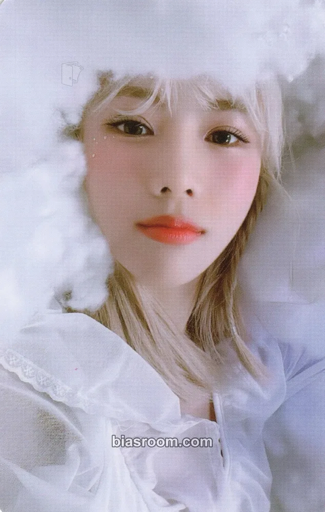 Yoohyeon 2022 Season's Greetings Photocard - Dreamcatcher - Dreamcatcher K-pop photocard