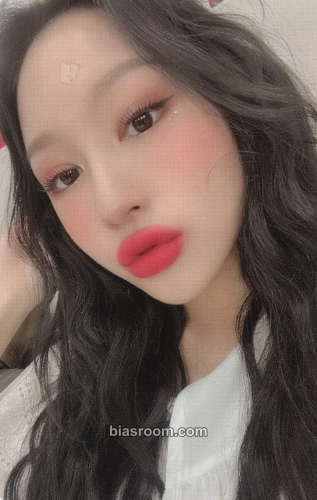 Siyeon 2022 Season's Greetings Photocard - Dreamcatcher - Dreamcatcher K-pop photocard