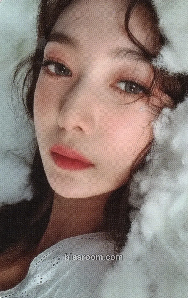 Dami 2022 Season's Greetings Photocard - Dreamcatcher - Dreamcatcher K-pop photocard