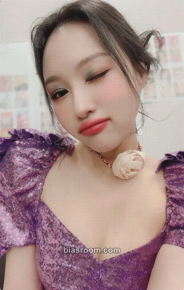 Siyeon 2022 Season's Greetings Photocard - Dreamcatcher - Dreamcatcher K-pop photocard
