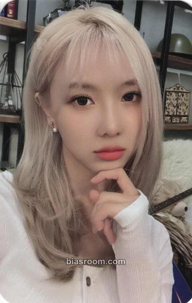 Yoohyeon 5th anniversary Photocard - Dreamcatcher - Dreamcatcher K-pop photocard