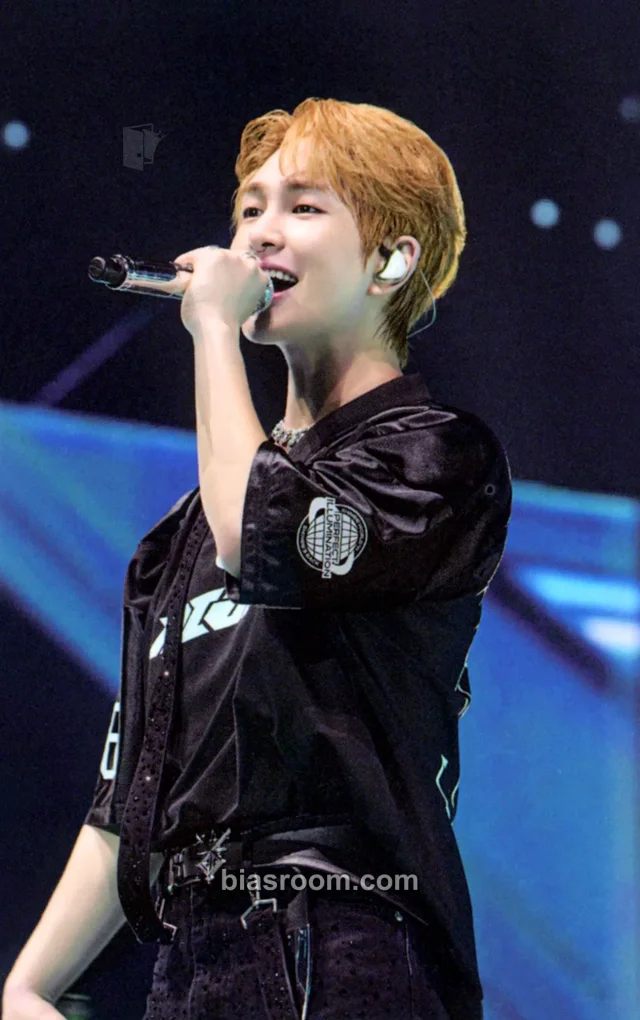 SHINee - Onew - SHINee World VI: Perfect Illumination Event dvd inclusion pre-order benefit (pob)