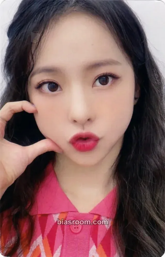 LOONA - ViVi - HULA HOOP / StarSeed ~Kakusei~ Album B version standard version album photocard A version limited edition japanese album