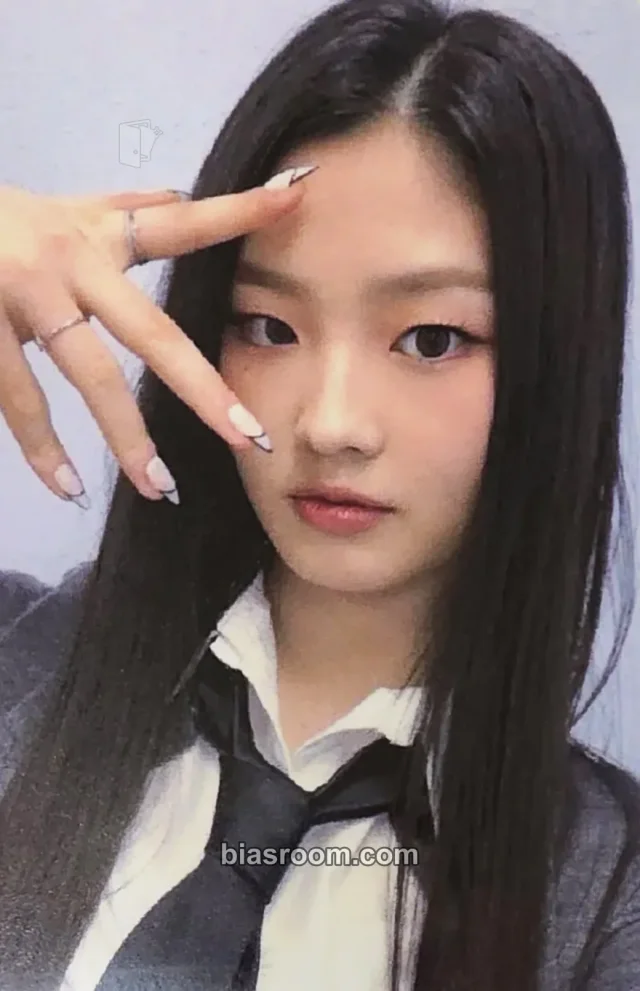 VVUP - Hyunny - Locked On Album withmuu