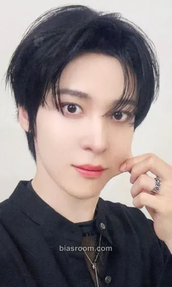 Yunho Ashes to Light Photocard - ATEEZ - ATEEZ K-pop photocard